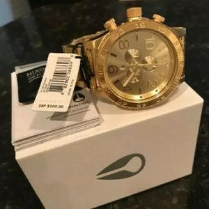 BRAND NEW NIXON GOLD 51-30 WATCH